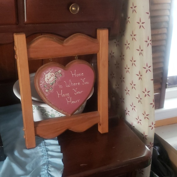 Vintage Handmade Decor | Heart-Shaped Art - Picture 2 of 4